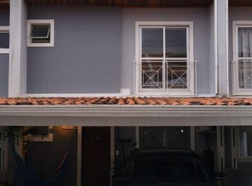 Casa de 4 quartos Venda R$ 610.000.000 · Sobrado Triplex em condomínio fechado no Guabirotuba