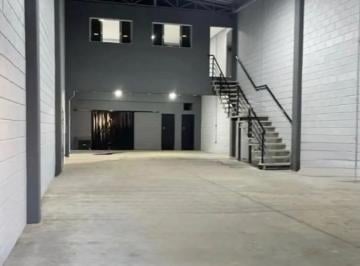 Comercial · 290m² · 5 Vagas · Galpão / Depósito / Armazém para venda e aluguel em Jardim Piazza Di Roma de 290.00m² com 5 Garagens