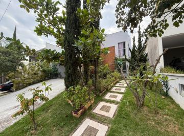 Casa · 375m² · 4 Quartos · 4 Vagas · Casa de Condomínio para venda em Fazenda Santana de 375.00m² com 4 Quartos, 2 Suites e 4 Garagens