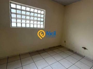 Casa · 75m² · 2 Quartos · 2 Vagas · Casa para alugar em Vila Xavier de 75.00m² com 2 Quartos e 2 Garagens