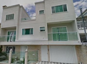 Casa · 325m² · 5 Quartos · 3 Vagas · Casa