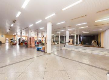 Comercial · 757m² · 70 Vagas · Megaloja BTS em Campo Largo: Visibilidade, Estrutu