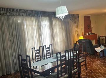Imagem Principal · Procurando tranquilidade sem abrir mão da praticidade? Esta casa na Rua Diogo Ortiz oferece o equilí