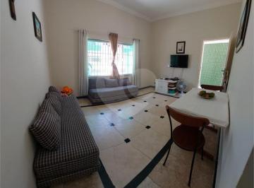 Imagem Principal · Casa térrea à venda com 3 quartos, 2 banheiros e 6 vagas a 30 metros da praia em Mongaguá
