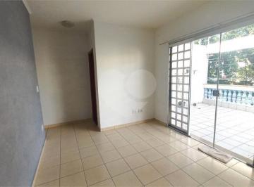 Imagem Principal · Casa Versátil para Locação com 3 Quartos e Salão Comercial e câmera fria