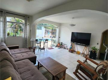 Imagem Principal · Sobrado Residencial com 4 Quartos e 2 Suítes à Venda, 450 m² por R$ 1.250.000