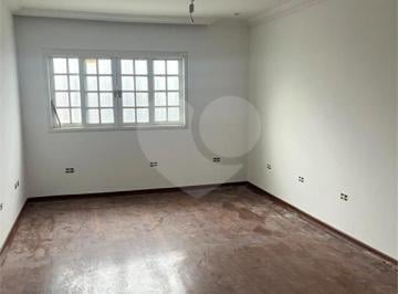 Imagem Principal · Imóvel com 200 m² de Área Construída