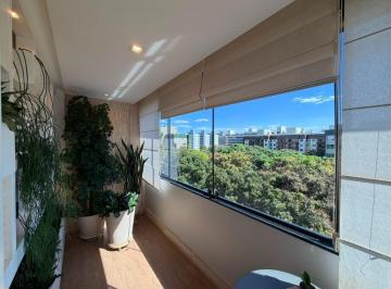 Apartamento · 135m² · 3 Quartos · 1 Vaga · SQN 111 - Andar Alto, Vista Livre, Totalmente Reformado !