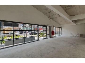 Comercial · 390m² · 5 Vagas · Loja terrea no Campo Belo com 390 metros - 5 vagas
