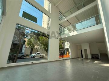 Comercial · 228m² · 2 Vagas · Loja em MOEMA com 228 metros - excelente ponto - Nhambiquaras x av. Divino Salvador