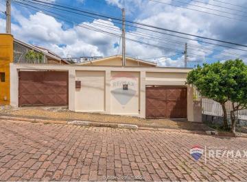 Casa · 275m² · 3 Quartos · 3 Vagas · Casa no centro de Valinhos