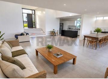 Casa · 388m² · 4 Quartos · 4 Vagas · Residência de alto padrão com piscina no Jardins Amsterdã