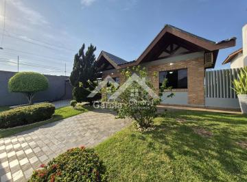 Casa · 182m² · 4 Quartos · 4 Vagas · Casa com piscina no Condomínio Bougainville Residencial II em Peruíbe