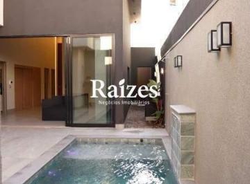 Casa · 200m² · 3 Quartos · 2 Vagas · Casa em Condomínio Fechado à venda em Uberlândia com 3 suítes e escritório
