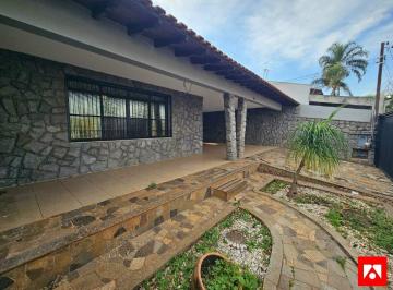 Casa · 161m² · 5 Quartos · 4 Vagas · Casa com 5 quartos, 1 suíte e 4 vagas para locação no Jardim Primavera em Santa Bárbara D'Oeste