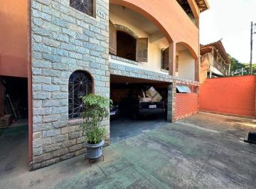 Casa · 360m² · 4 Quartos · 5 Vagas · Casa 3 quartos 1 suíte e 5 vagas de garagem na região do Inconfidentes