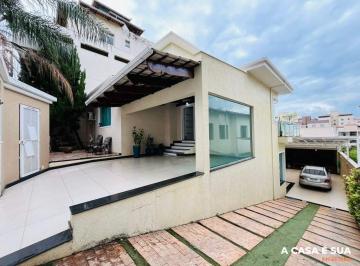 Casa · 392m² · 4 Quartos · 5 Vagas · Casa com quatro quartos, PORTEIRA FECHADA no Bairro Jardim Riacho das Pedras em Contagem