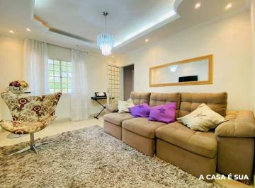 Casa · 240m² · 3 Quartos · 2 Vagas · Casa triplex de 3 quartos em lote plano, na região do Novo Eldorado em Contagem