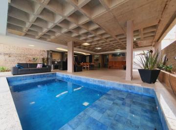 Casa · 560m² · 3 Quartos · 5 Vagas · Casa 03 Quartos, 02 Suítes, 05 Vagas de Garagem e Piscina no Condomínio Fechado Estância Silveira no