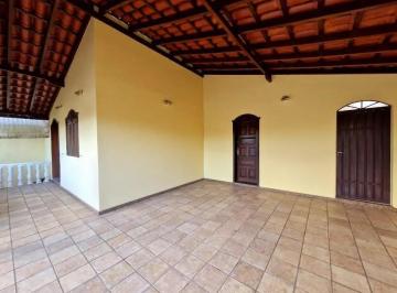 Casa · 360m² · 4 Quartos · 4 Vagas · Casa plana em lote de 360m² no bairro Novo Riacho