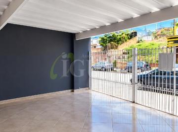 Garagem · Casa térrea à venda no Parque João Ramalho, Santo André.