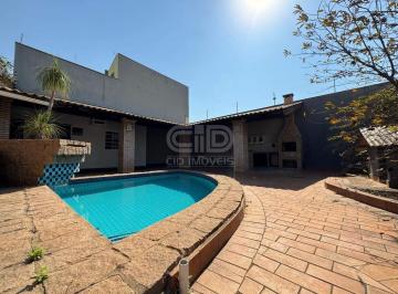 Casa · 181m² · 3 Quartos · 2 Vagas · Casa com 2 Quartos e Piscina no Jardim Califórnia