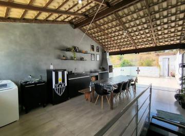 Casa · 245m² · 3 Quartos · 2 Vagas · Casa Geminada a venda