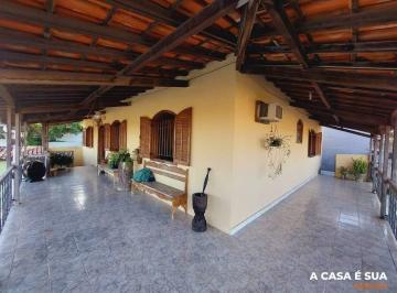 Casa · 375m² · 3 Quartos · 4 Vagas · Casa em lote 375 m² , 03 quartos sendo 02 suítes com espaço gourmet no bairro Camargos.