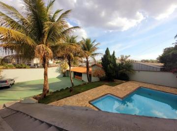 Casa · 750m² · 2 Quartos · 25 Vagas · Lote Comercial e/ou Residencial com Piscina, Sauna, Espaço Gourmet no Jardim Riacho das Pedras