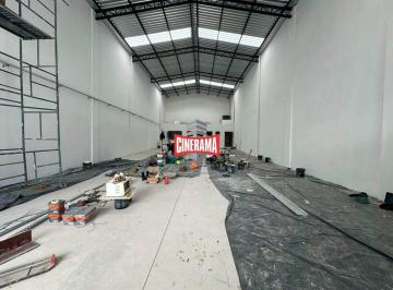 Comercial · 300m² · Galpão para aluguel em Santo Antônio - São Caetano do Sul | Cinerama Imóveis