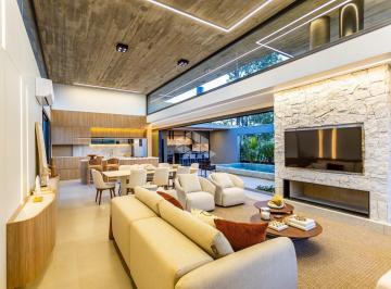 Casa · 295m² · 4 Quartos · 2 Vagas · Casa de alto padrão em construção em condomínio fechado