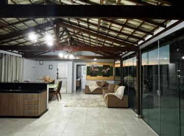 Casa · 300m² · 3 Quartos · Casa à venda - no Jardim Riacho das Pedras