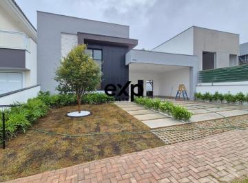 Casa · 200m² · 3 Quartos · 4 Vagas · Casa Térrea de Alto Padrão | 200m² | 3 Suítes | Pé-Direito Duplo | Condomínio Fechado