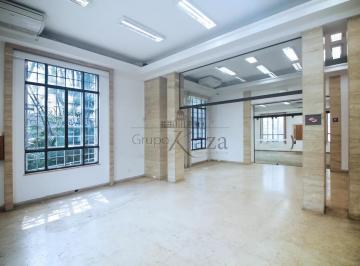Casa · 1098m² · 6 Quartos · 15 Vagas · Casa Comercial - Jardim América - 824m².