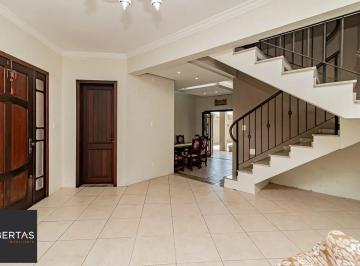 Casa · 257m² · 4 Quartos · 3 Vagas · Casa com 4 dormitórios e 2 pavimentos em ótimo estado de conservação .
