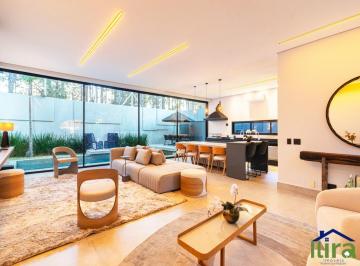 l4780a.jpg · Casa mobiliada e decorada para locação, com 4 suítes no e 6 vagas de garagem com piscina no condomín