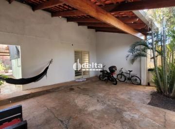 Casa · 250m² · 3 Quartos · 2 Vagas · Casa residencial com 3 quartos disponível para venda no bairro Jardim Holanda em Uberlândia-MG