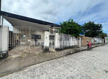 Casa · 220m² · 3 Quartos · 1 Vaga · Casa em Caxanga | 3 Quartos, 1 Suíte, Churrasqueira, Quintal, Garagem Coberta.