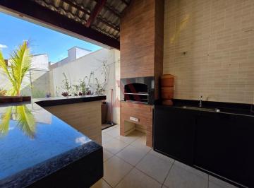Casa · 3 Quartos · 4 Vagas · Casa Térrea para locação sendo 3 suítes, churrasqueira, aquecimento solar nos chuveiros, Casa reside