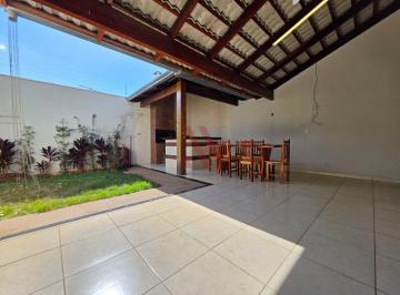 Casa · 3 Quartos · 4 Vagas · Casa Térrea para locação sendo 3 suítes, churrasqueira, aquecimento solar nos chuveiros, Casa reside