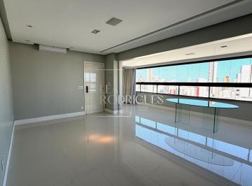 Apartamento · 117m² · 2 Quartos · 2 Vagas · Aluguel de 2/4, sendo uma suite com closet e banheira