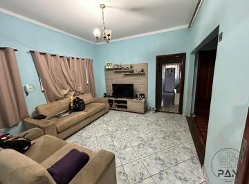 Casa · 200m² · 3 Quartos · 4 Vagas · Casa para venda em Centro de 200.00m² com 3 Quartos e 4 Garagens