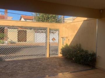 Casa · 180m² · 3 Quartos · 4 Vagas · Casa Padrão em Araraquara