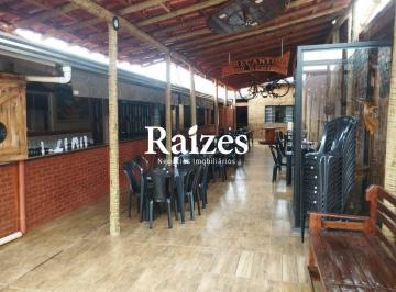 Casa · 225m² · 4 Quartos · 2 Vagas · Casa com 4 quartos sendo 2 suítes e Varanda Gourmet no Jardim Holanda em Uberlândia