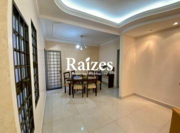 Casa · 178m² · 3 Quartos · 2 Vagas · Casa com 3 quartos sendo 1 suíte no Jardim das Palmeiras