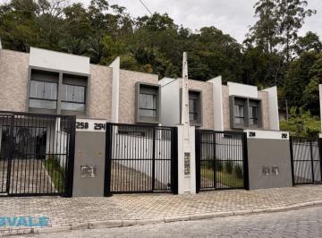 Casa · 85m² · 2 Quartos · 2 Vagas · Sobrado novo para alugar na Itoupavazinha em Blumenau com 2 suítes, cozinha planejada, churrasqueira
