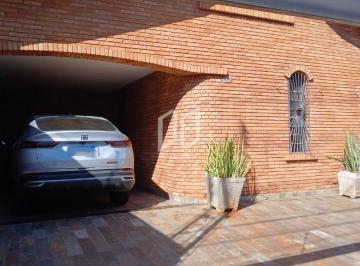 Casa · 180m² · 3 Quartos · 1 Vaga · Casa para alugar em Vila Xavier de 180.00m² com 3 Quartos, 1 Suite e 1 Garagem