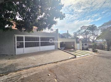 Casa · 220m² · 5 Quartos · 6 Vagas · Casa de Condomínio para alugar em Granja Viana de 220.00m² com 5 Quartos, 2 Suites e 6 Garagens