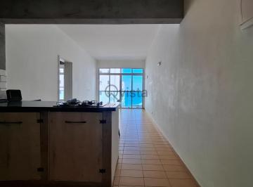 Apartamento · 71m² · 2 Quartos · Apartamento Reformado à Venda na Pitangueiras no Guarujá  | QVista Inteligênc...