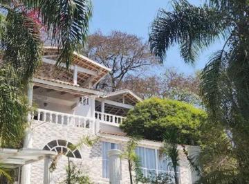 Casa · 2400m² · 4 Quartos · 5 Vagas · Casa para alugar em Caraguatá de 2400.00m² com 4 Quartos e 5 Garagens